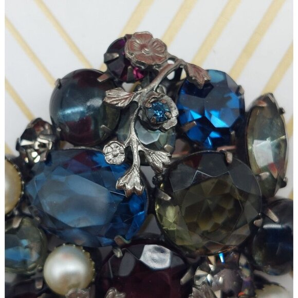 Vintage Mid Century Rhinestone & Faux Pearl Brooch Pin Silver Tone Floral 2" - Picture 4 of 8